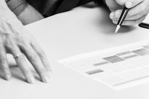 蓄電池的內(nèi)阻，值越大越好，還是越小越好？